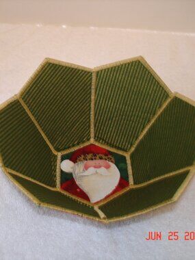 Reversible Cloth Pointy Hexagon Shaped Bowl Christmas Green/Gold Stripe Santa